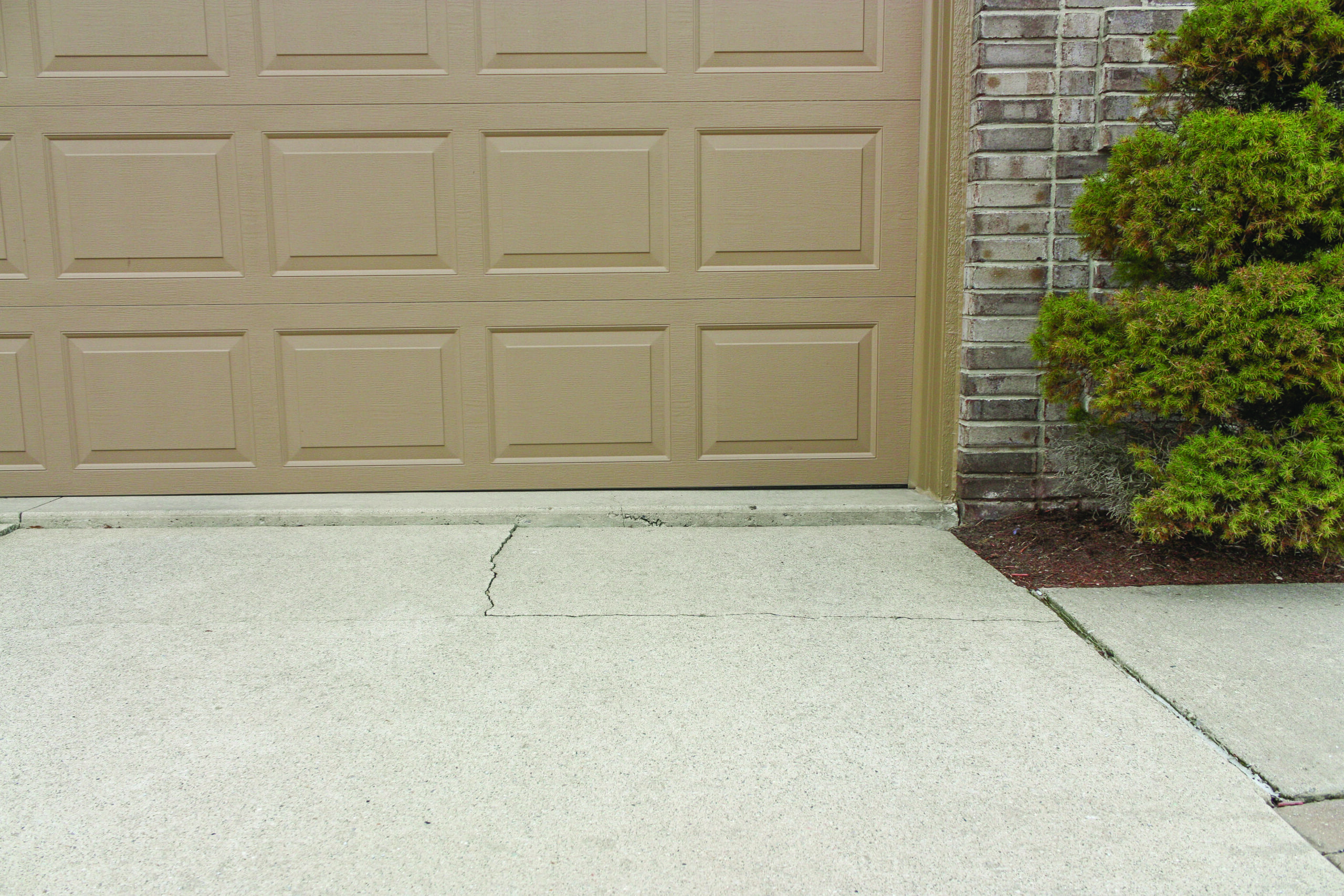 PolyLevel_Garage-Side-Door_01_Before